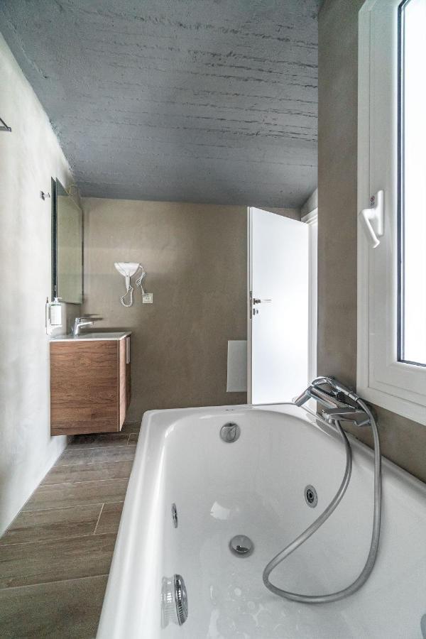 Costa Vasia Boutique Apartments Vrachati Exterior photo